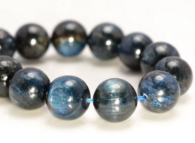 Black Kyanite: The Only Guide You Need - Gemstonist