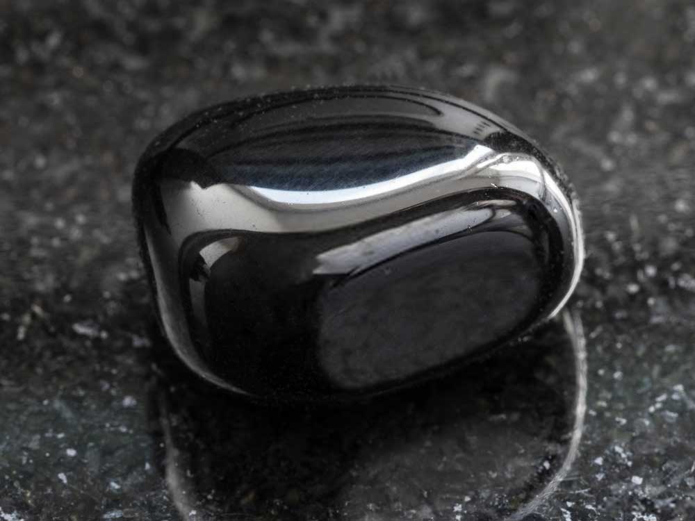 Black Onyx The Ultimate Guide To Meaning Properties Uses Gemstonist